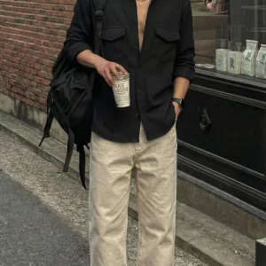 Men Regular Fit Solid Spread Collar Casual Shirt